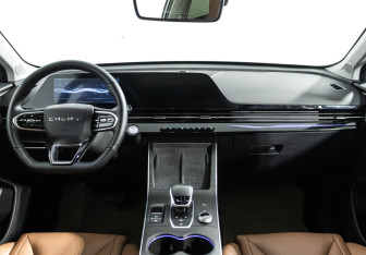 Подержанный автомобиль Omoda C5 2022 года (13 фото)