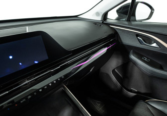 Подержанный автомобиль Omoda C5 2023 года (20 фото)
