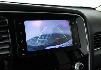 Подержанный автомобиль Mitsubishi Outlander 2020 года (15 фото)