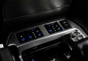 Подержанный автомобиль Toyota Land Cruiser Suv 2018 года (16 фото)