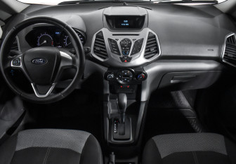 Подержанный автомобиль Ford EcoSport 2015 года (15 фото)