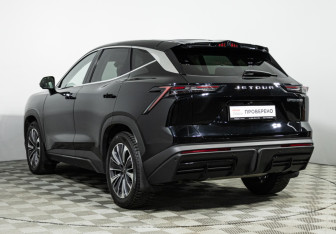 Подержанный автомобиль Jetour Dashing 2023 года (7 фото)