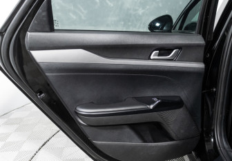 Подержанный автомобиль Kia K5 2021 года (26 фото)