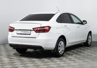 Подержанный автомобиль LADA (ВАЗ) Vesta Sedan 2018 года (5 фото)