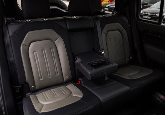 Подержанный автомобиль Land Rover Defender Suv 2021 года (30 фото)