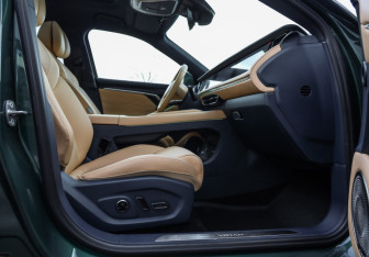 Подержанный автомобиль Voyah Free 2025 года (32 фото)