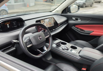 Подержанный автомобиль Changan UNI-S 2024 года (11 фото)