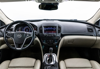 Подержанный автомобиль Opel Insignia Wagon 2014 года (10 фото)