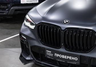 Подержанный автомобиль BMW X5 2019 года (6 фото)