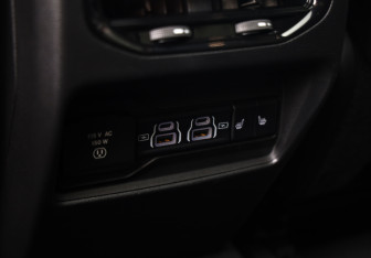 Подержанный автомобиль Jeep Grand Cherokee 2022 года (27 фото)