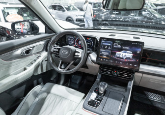 Подержанный автомобиль GAC GS8 2024 года (15 фото)