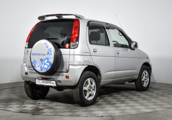 Подержанный автомобиль Daihatsu Terios 2004 года (5 фото)