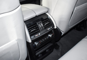Подержанный автомобиль BMW X6 M 2017 года (14 фото)