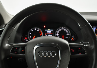 Подержанный автомобиль Audi Q5 2012 года (14 фото)