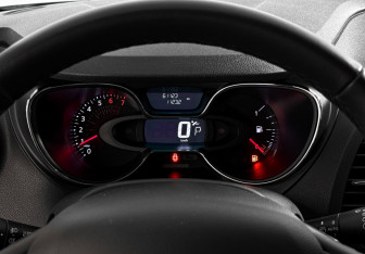 Подержанный автомобиль Renault Kaptur 2020 года (17 фото)