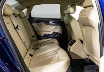 Подержанный автомобиль Audi A4 Sedan 2017 года (24 фото)