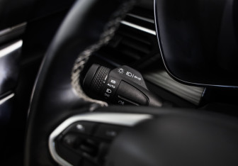 Подержанный автомобиль Geely Atlas Pro 2022 года (25 фото)