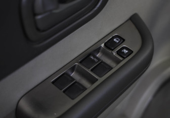 Подержанный автомобиль Nissan X-Trail 2006 года (14 фото)