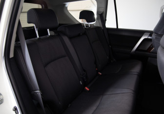 Подержанный автомобиль Toyota Land Cruiser Prado 2016 года (26 фото)