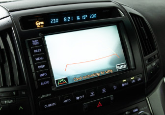 Подержанный автомобиль Toyota Land Cruiser Suv 2008 года (19 фото)