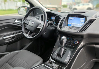 Подержанный автомобиль Ford Kuga 2017 года (17 фото)