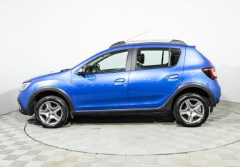 Подержанный автомобиль Renault Sandero 2020 года (8 фото)