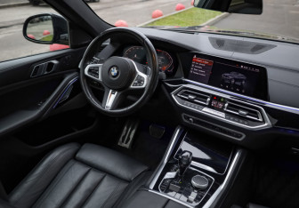 Подержанный автомобиль BMW X6 2019 года (11 фото)