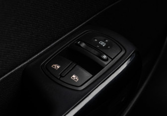 Подержанный автомобиль Opel Corsa 2011 года (17 фото)