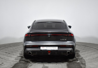 Подержанный автомобиль Changan UNI-V 2023 года (6 фото)