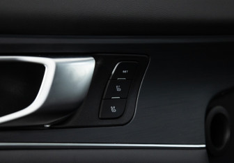 Подержанный автомобиль Changan UNI-K 2023 года (17 фото)