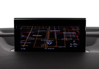 Подержанный автомобиль Audi Q7 2015 года (18 фото)