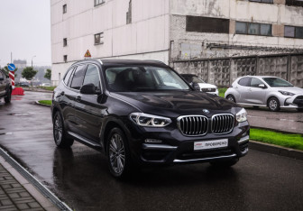 Подержанный автомобиль BMW X3 2019 года (5 фото)
