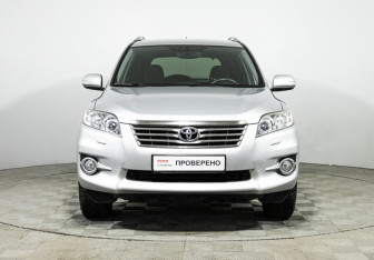 Подержанный автомобиль Toyota RAV4 2011 года (2 фото)