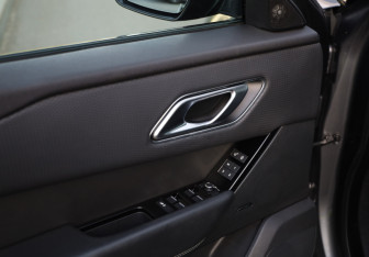 Подержанный автомобиль Land Rover Range Rover Velar 2018 года (22 фото)