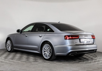 Подержанный автомобиль Audi A6 Sedan 2017 года (7 фото)
