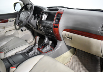 Подержанный автомобиль Lexus GX 2008 года (14 фото)