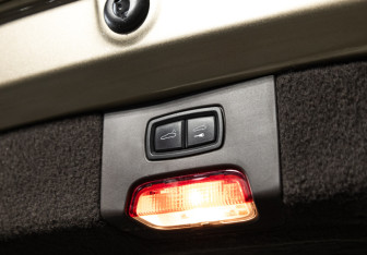 Подержанный автомобиль Porsche Cayenne 2016 года (15 фото)