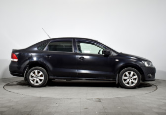 Подержанный автомобиль Volkswagen Polo Sedan 2011 года (4 фото)
