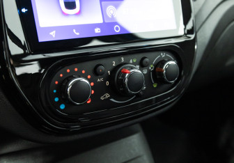 Подержанный автомобиль Renault Kaptur 2017 года (17 фото)