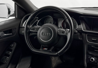 Подержанный автомобиль Audi S5 Liftback 2012 года (17 фото)