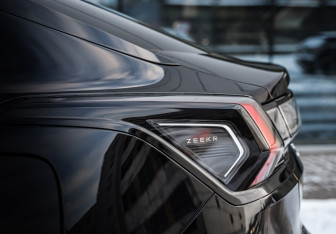 Подержанный автомобиль Zeekr 001 2023 года (9 фото)