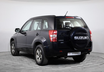 Подержанный автомобиль Suzuki Grand Vitara 2011 года (3 фото)