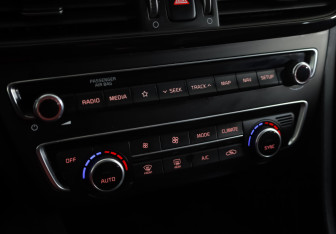 Подержанный автомобиль Kia Optima Sedan 2018 года (17 фото)