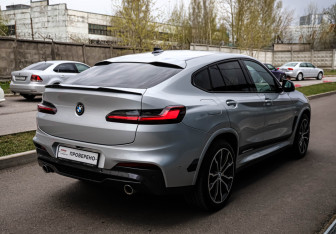 Подержанный автомобиль BMW X4 2019 года (4 фото)
