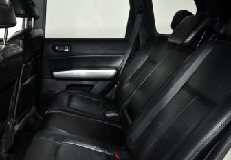 Подержанный автомобиль Nissan X-Trail 2010 года (12 фото)