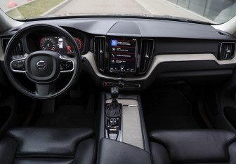 Подержанный автомобиль Volvo XC60 2018 года (8 фото)