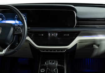 Подержанный автомобиль Hongqi HS5 2023 года (14 фото)