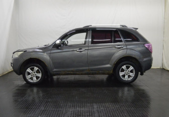 Подержанный автомобиль Lifan X60 2013 года (8 фото)