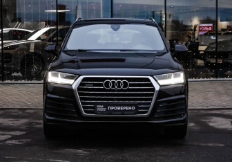 Подержанный автомобиль Audi Q7 2016 года (5 фото)