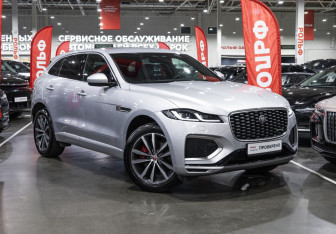 Подержанный автомобиль Jaguar F-Pace 2022 года (7 фото)